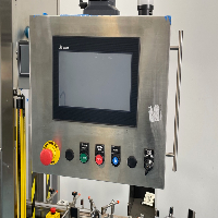 Quadrel Proline Vertical Roller Labeling System image 2